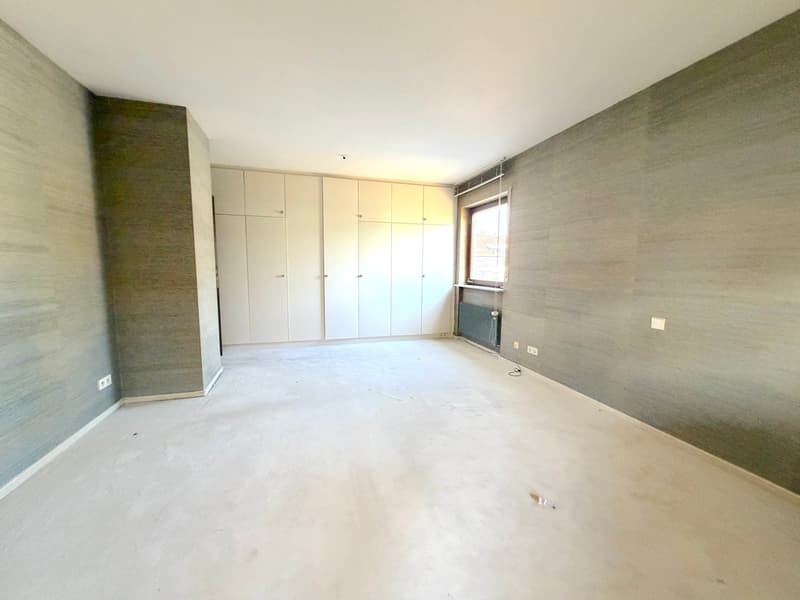 Haltingen: Erweiterbares Familiyhome mit grossem Garten und Garage zum Modernisieren (8)