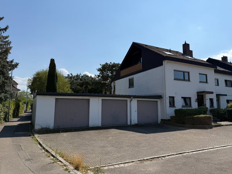 Haltingen: Erweiterbares Familiyhome mit grossem Garten und Garage zum Modernisieren (1)