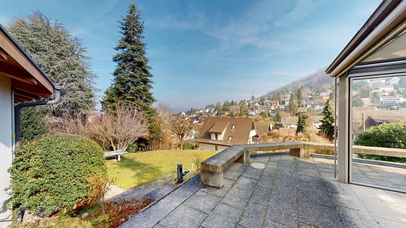 Elegante 9. Zi. Landhausvilla mit modernem Indoorpool am Muttenzer Dürrberg (11)