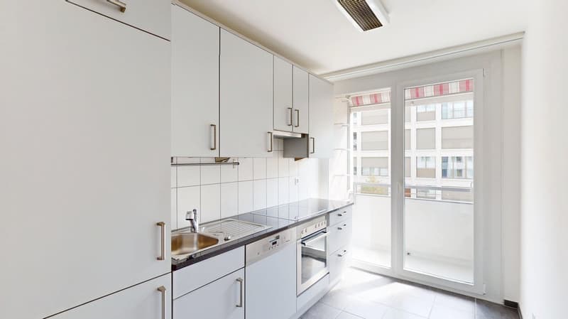 Charmante 3,5-Zimmer-Wohnung mit zwei Balkonen attraktiver Einstieg dank Baurecht (3)