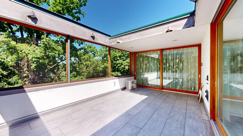 Representative 284qm Attika-Wohnung mit Lift zwei TG-Plätzen drei Balkonen und eigener Sauna (2)