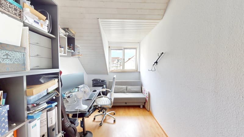 Wohnen mit Weitblick: 4-Zi. Dachgeschosswohnung hohe Decken, großzügiger Balkon und TG-Stellplatz (7)