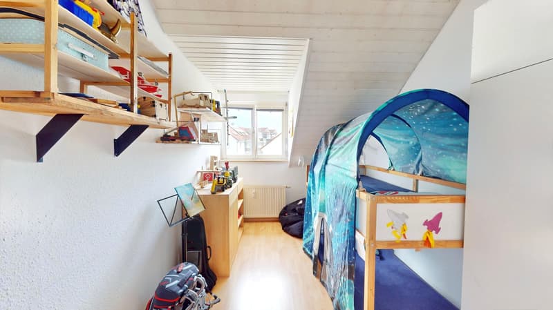 Wohnen mit Weitblick: 4-Zi. Dachgeschosswohnung hohe Decken, großzügiger Balkon und TG-Stellplatz (5)
