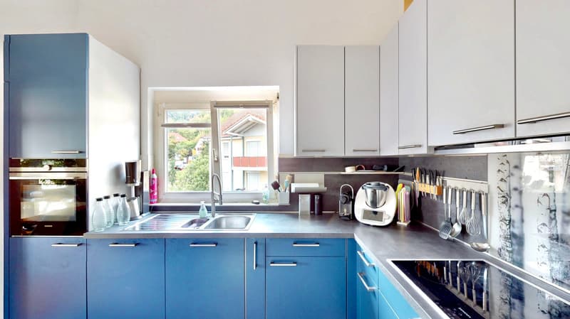 Wohnen mit Weitblick: 4-Zi. Dachgeschosswohnung hohe Decken, großzügiger Balkon und TG-Stellplatz (9)