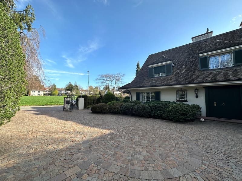 Repräsentative 9. Zi Landhausvilla in Binningen auf dem Bruderholz (15)