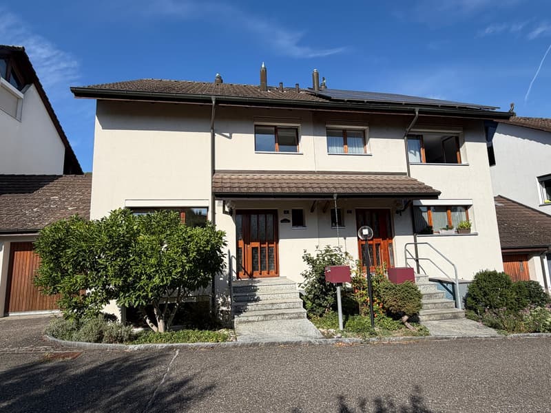 Attraktive 5.5 Zi DHH m. grosszügigem Wohnkonzept u. Garage (2)