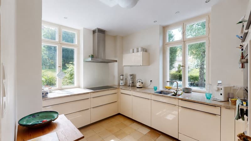 Traumhafte Landhausvilla mit großem Garten, eigener Zufahrt und Blick ins Grüne (6)