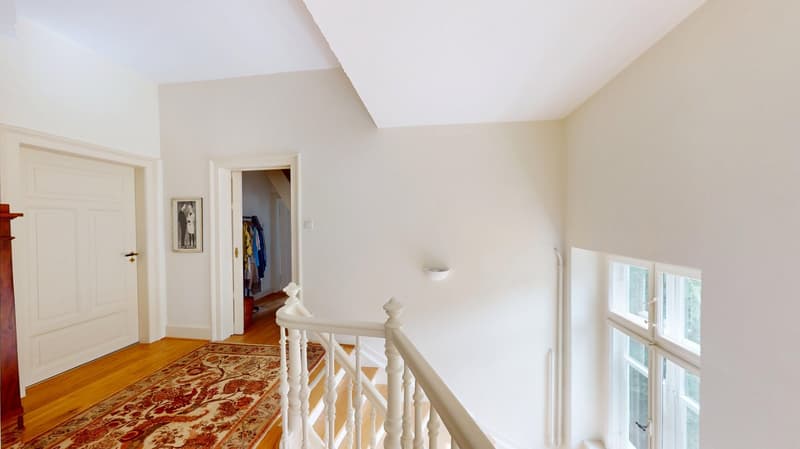 Traumhafte Landhausvilla mit großem Garten, eigener Zufahrt und Blick ins Grüne (2)