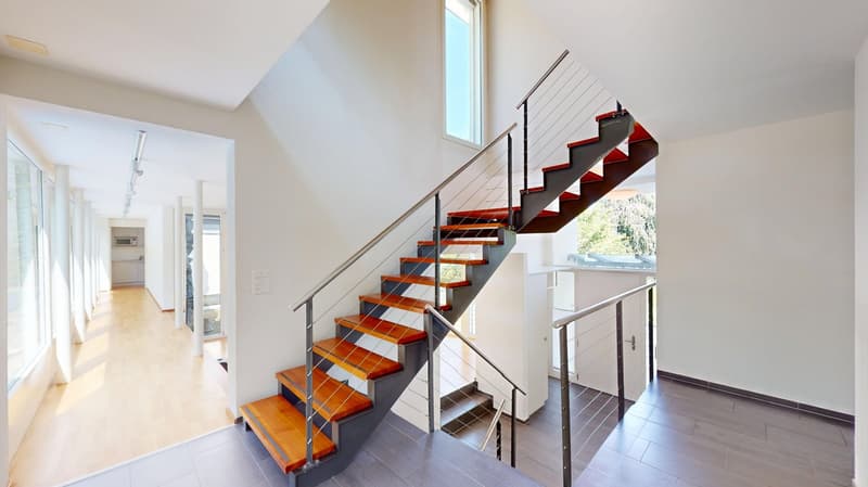 8,5 Zimmer Split-Level-Villa mit Pool grossem Garten und einem Panoramaausblick (2)