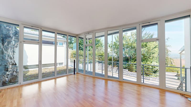 8,5 Zimmer Split-Level-Villa mit Pool grossem Garten und einem Panoramaausblick (3)