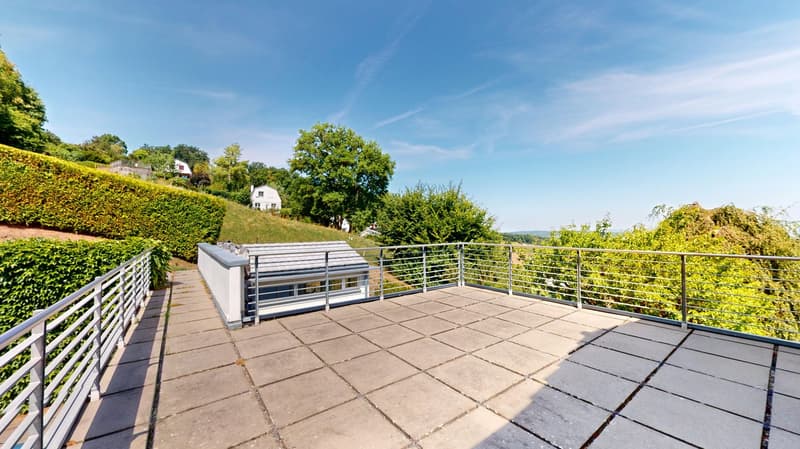 8,5 Zimmer Split-Level-Villa mit Pool grossem Garten und einem Panoramaausblick (11)