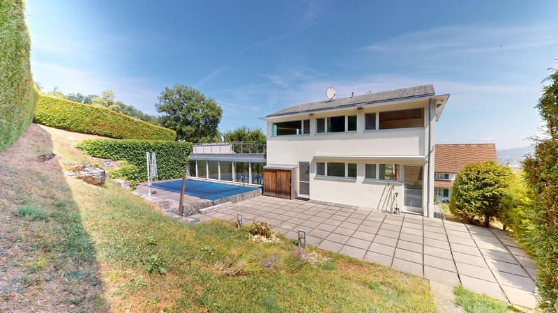 8,5 Zimmer Split-Level-Villa mit Pool grossem Garten und einem Panoramaausblick (13)