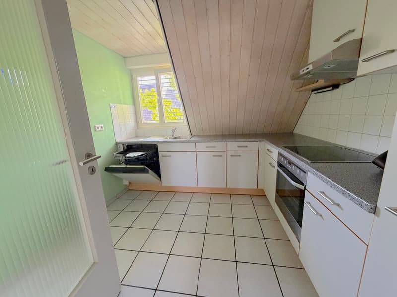 Altweil: Attraktive 3,5 Zi. Maisonette Wohnung mit Balkon, Einbauküche u. Stellplatz (3)