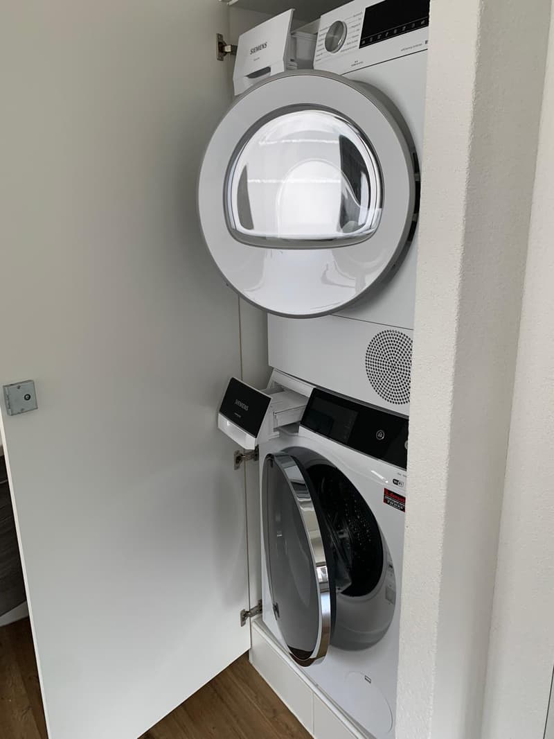 Exklusives Wohnjuwel: Grosszügige Moderne-Wohnung mit Terrasse & Kaminecke (6)