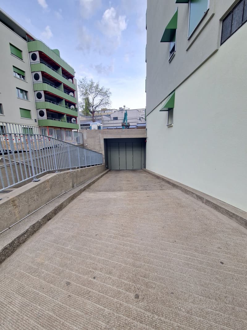 Sanierte Einstellhallenplätze im St. Johann (3)