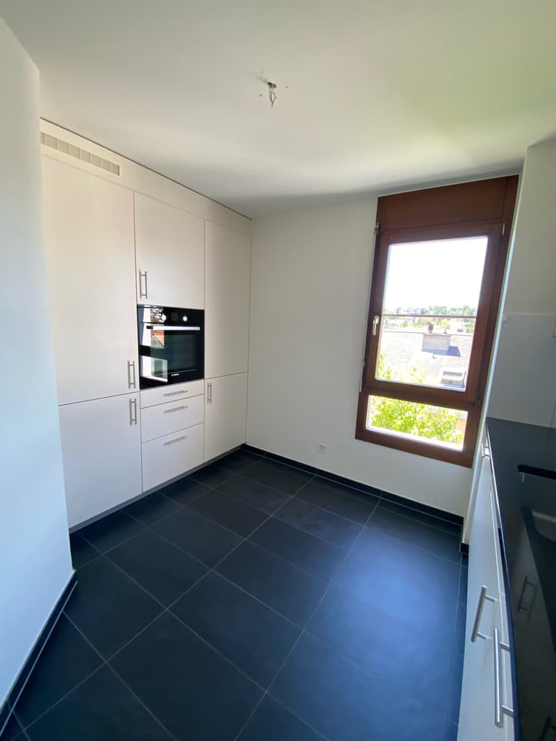 Helle 3.5-Zimmerwohnung in Binningen mit Balkon (5)