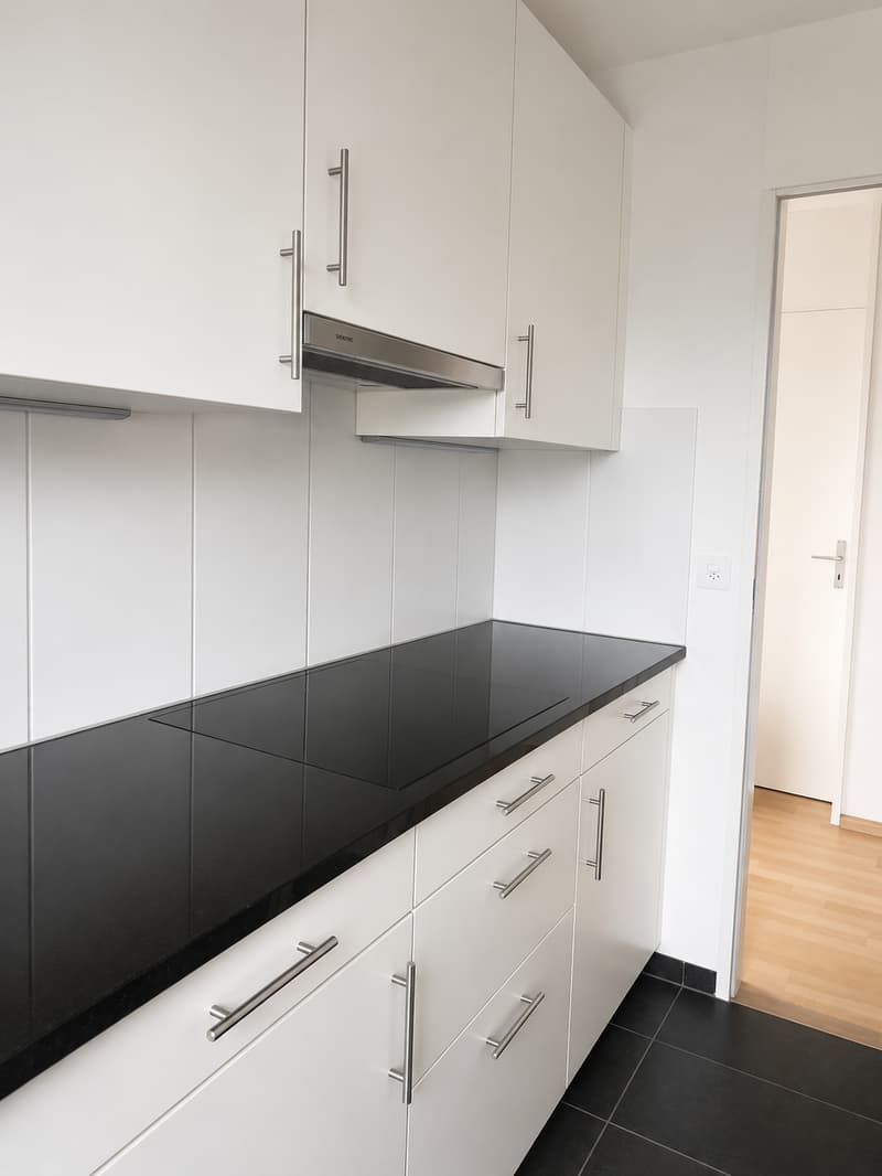 Helle 3.5-Zimmerwohnung in Binningen mit Balkon (5)