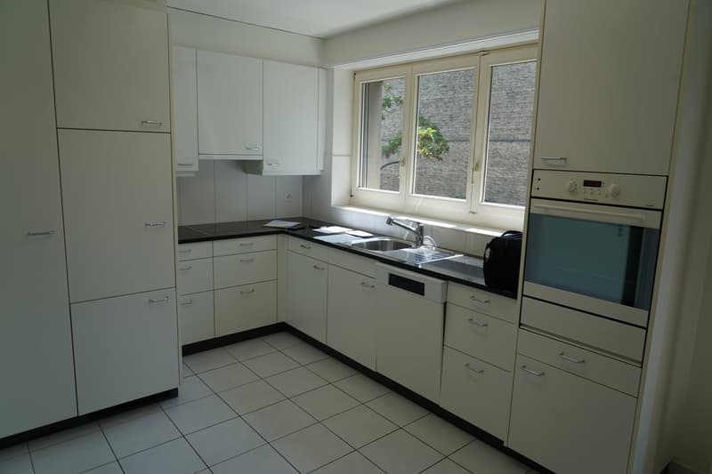 Grosszügige 3 Zimmer-Genossenschaftswohnung nahe zum Rhein! (2)