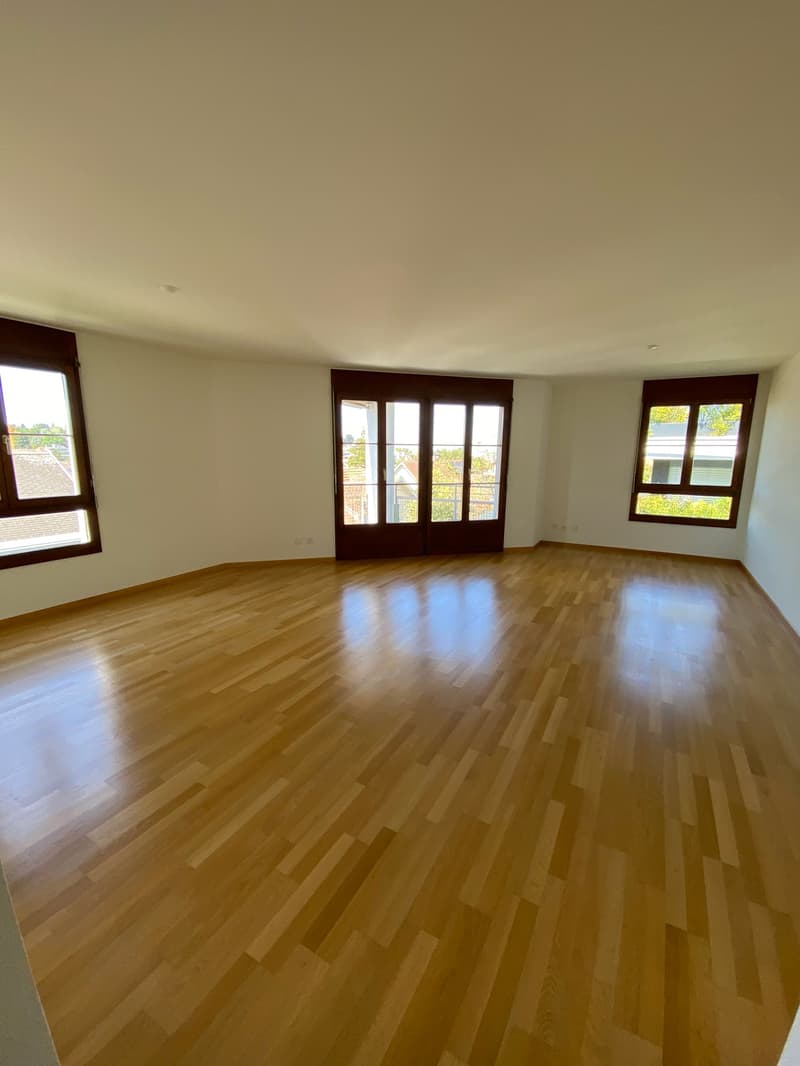 Helle 3.5-Zimmerwohnung in Binningen mit Balkon (2)