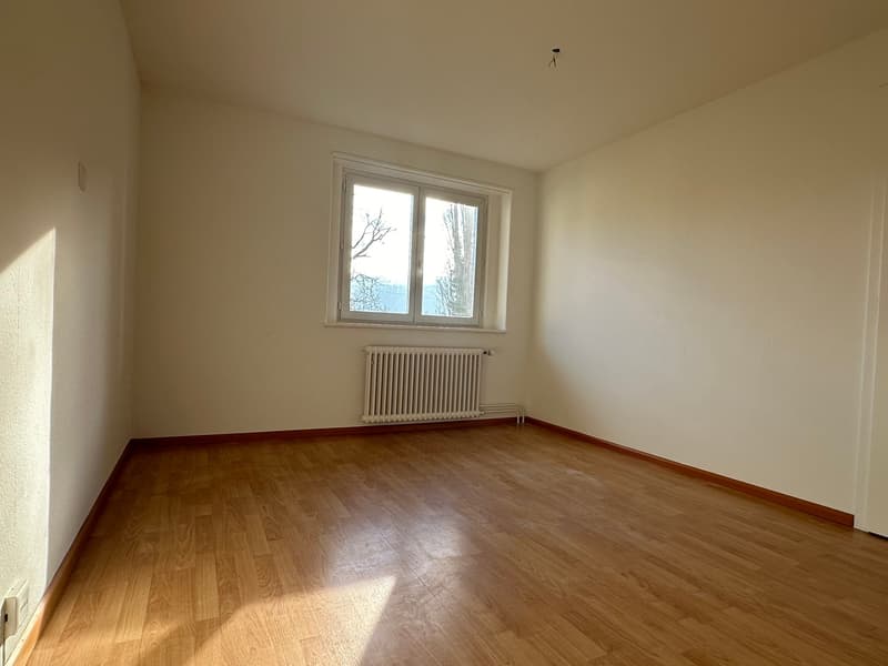 Moderne 3-Zimmer-Genossenschaftswohnung mit Balkon in Pratteln zu vermieten (2)