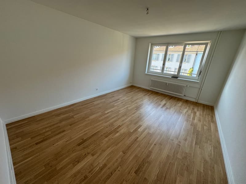 Grosszügige 1-Zimmer Genossenschaftswohnung mit grossem Balkon (4)