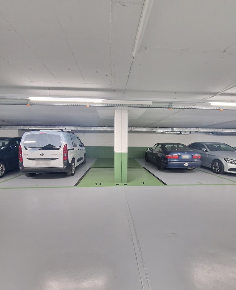 Sanierte Motorräder-/Lastenfahrzeugplätze (3)