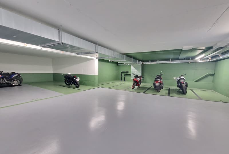 Sanierte Motorräder-/Lastenfahrzeugplätze (2)