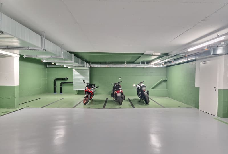 Sanierte Motorräder-/Lastenfahrzeugplätze (1)