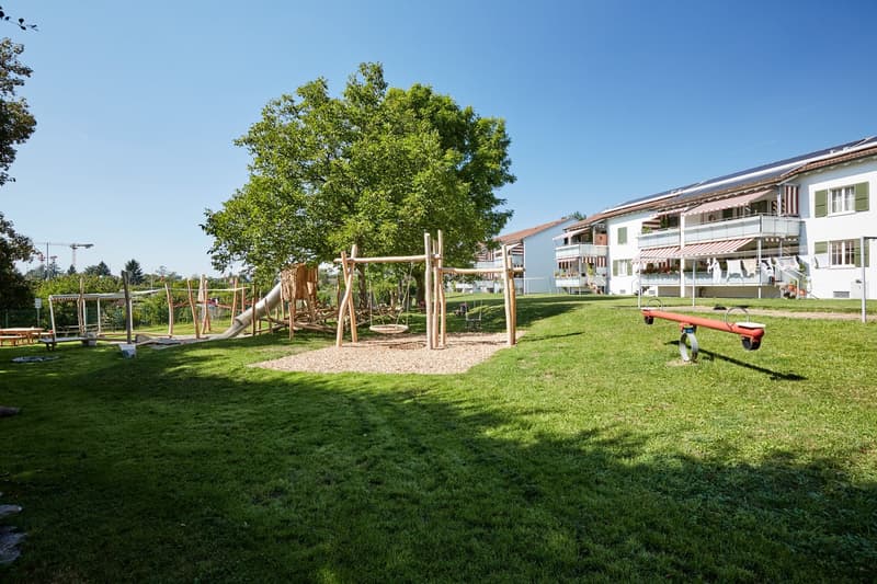 Helle 4-Zimmerwohnung zur befristeten Miete (2)