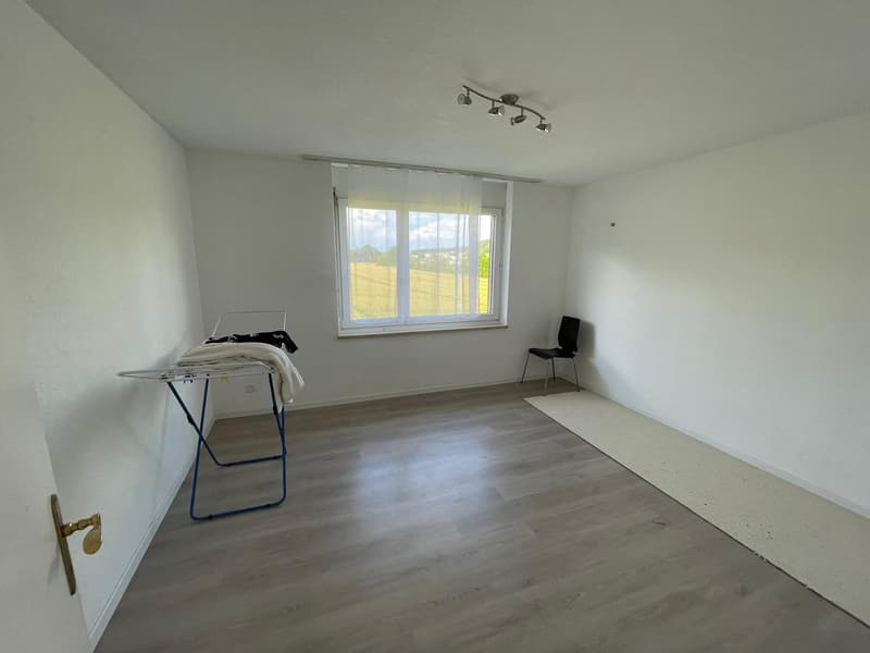 Schöne 4-Zimmer-Wohnung in Oberwangen b. Bern (3)