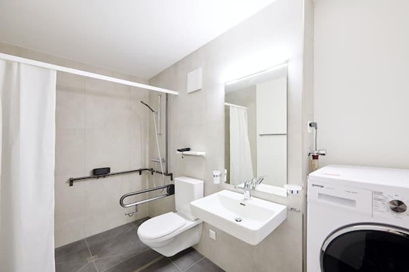 Senior apartments with services at the village square (6)
