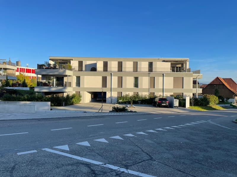 Einstellhallenplatz in Täuffelen zu vermieten (1)