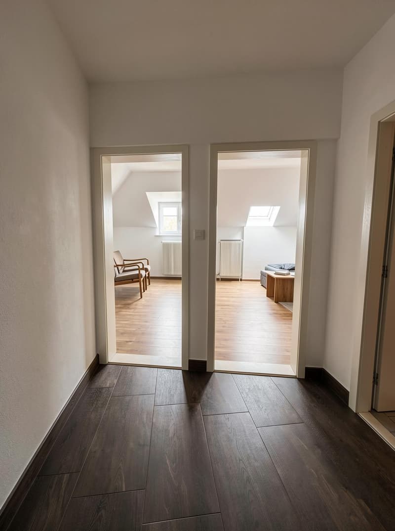 Helle 2-Zimmer-Dachwohnung in Biel - sofort verfügbar (5)