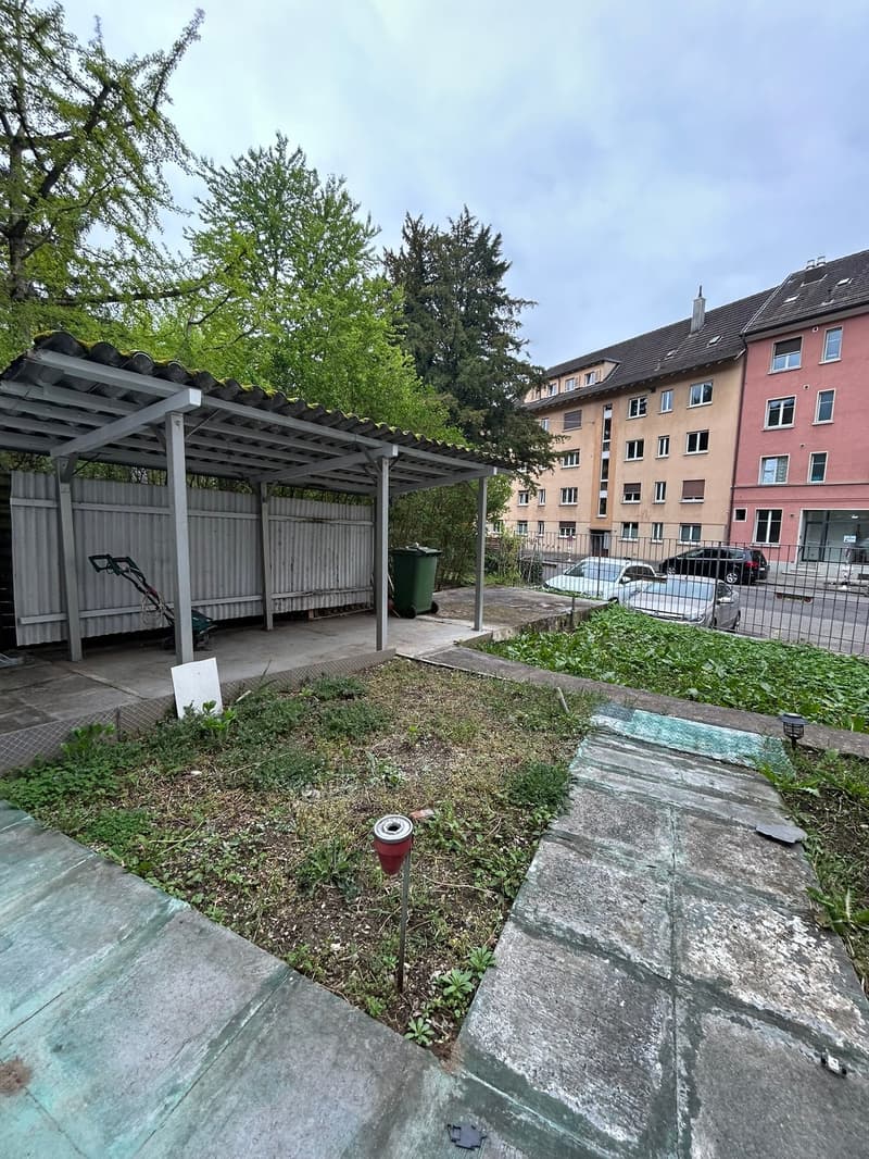 Appartement charmant de 2,5 pièces avec espace de jardin en ville (7)