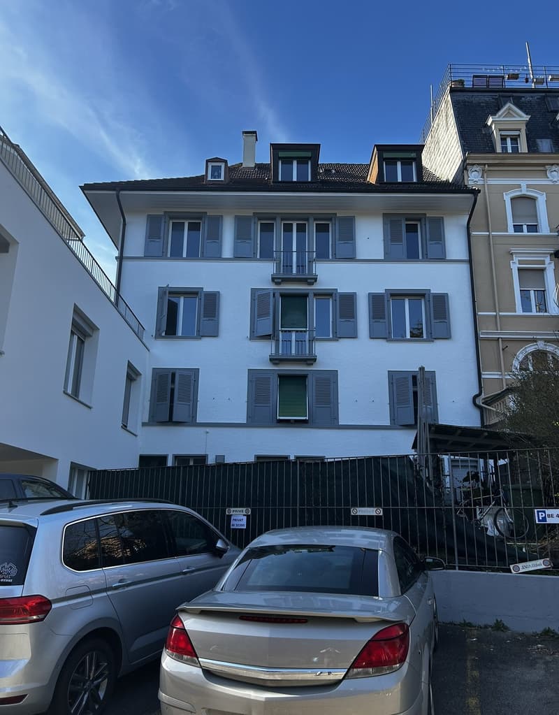 Appartement charmant de 2,5 pièces avec espace de jardin en ville (6)