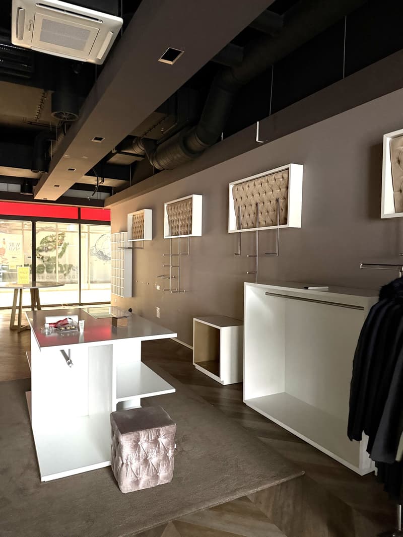 Spazio commerciale moderno in una posizione centrale a Suhr (9)
