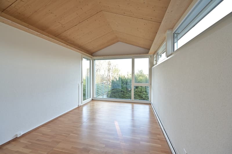 AUSSERGEWÖHNLICHE VILLA MIT BEHEIZTEM AUSSENPOOL UND PANORAMABLICK (10)
