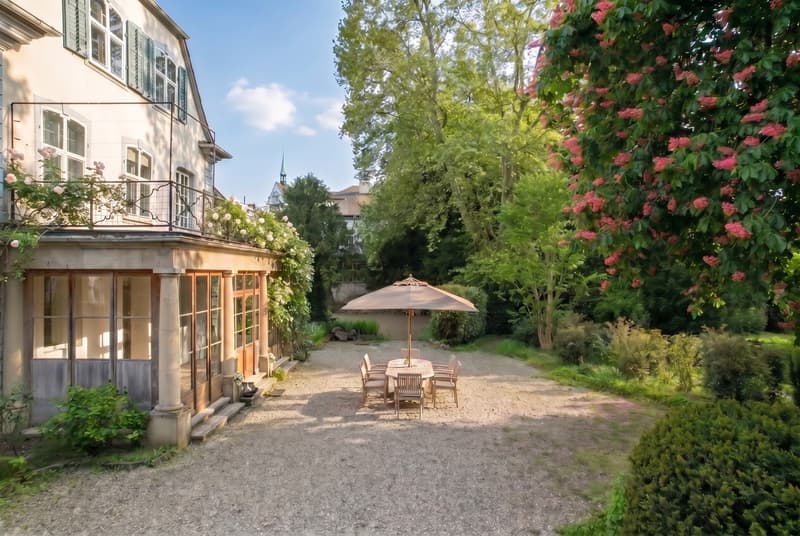 EINMALIGE GELEGENHEIT - HERRSCHAFTLICHES LANDHAUS MIT EINZIGARTIGER GARTENANLAGE (2)