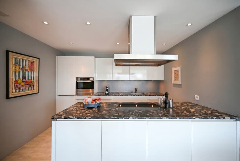 DESIGNERWOHNUNG MIT LIEBE ZUM DETAIL UND PANORAMASICHT (10)