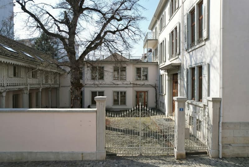 CHARAKTERISTISCHE STADTVILLA AN BESTLAGE - BEFRISTETES MIETVERHÄLTNIS (5)