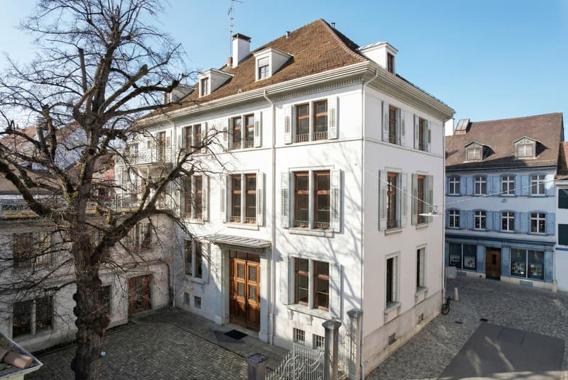 CHARAKTERISTISCHE STADTVILLA AN BESTLAGE - BEFRISTETES MIETVERHÄLTNIS (2)