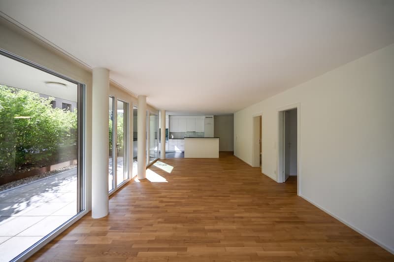 IMPOSANT. MODERN. GARTENWOHNUNG. (8)
