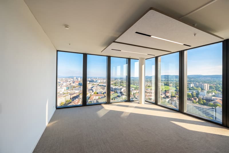 SKYLINE. EXCLUSIVE. BUSINESS. (6)