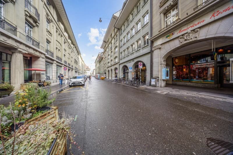 Spazi ufficiali in posizione primaria a distanza di camminata dalla stazione di Berna (2)