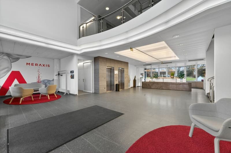 Espaces de bureau entièrement aménagés dans un bâtiment avec une offre attrayante tout autour (2)