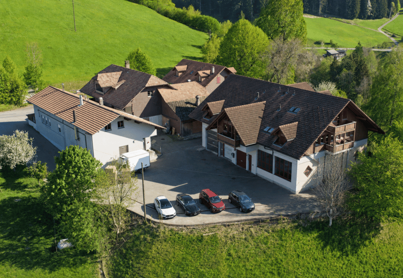 Wohn- und Geschäftshaus mit langfristigem Mietvertrag (1)