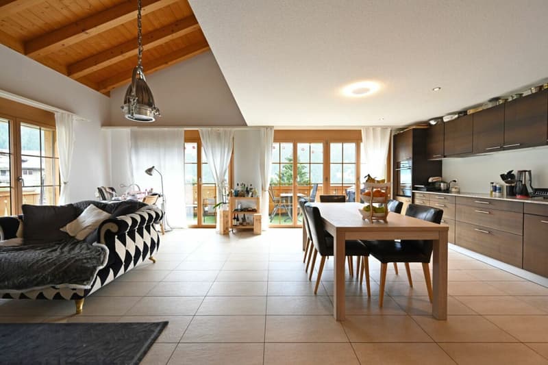 Charmante 3.5/4.5-Zimmer-Maisonettewohnung an Hanglange (4)
