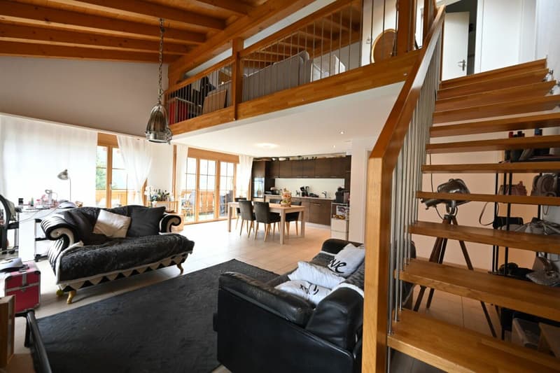 Charmante 3.5/4.5-Zimmer-Maisonettewohnung an Hanglange (3)