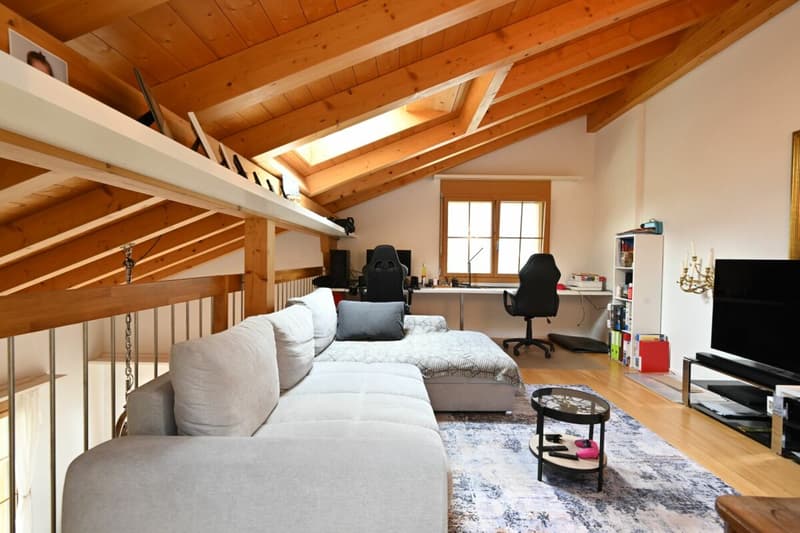 Charmante 3.5/4.5-Zimmer-Maisonettewohnung an Hanglange (10)