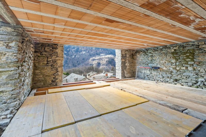 Tessiner Ensemble mit 8'475 m2 Land (16)